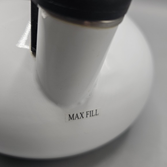 Kitchenaid White Whistling Tea Kettle 1.5 Quart - Picture 6 of 14